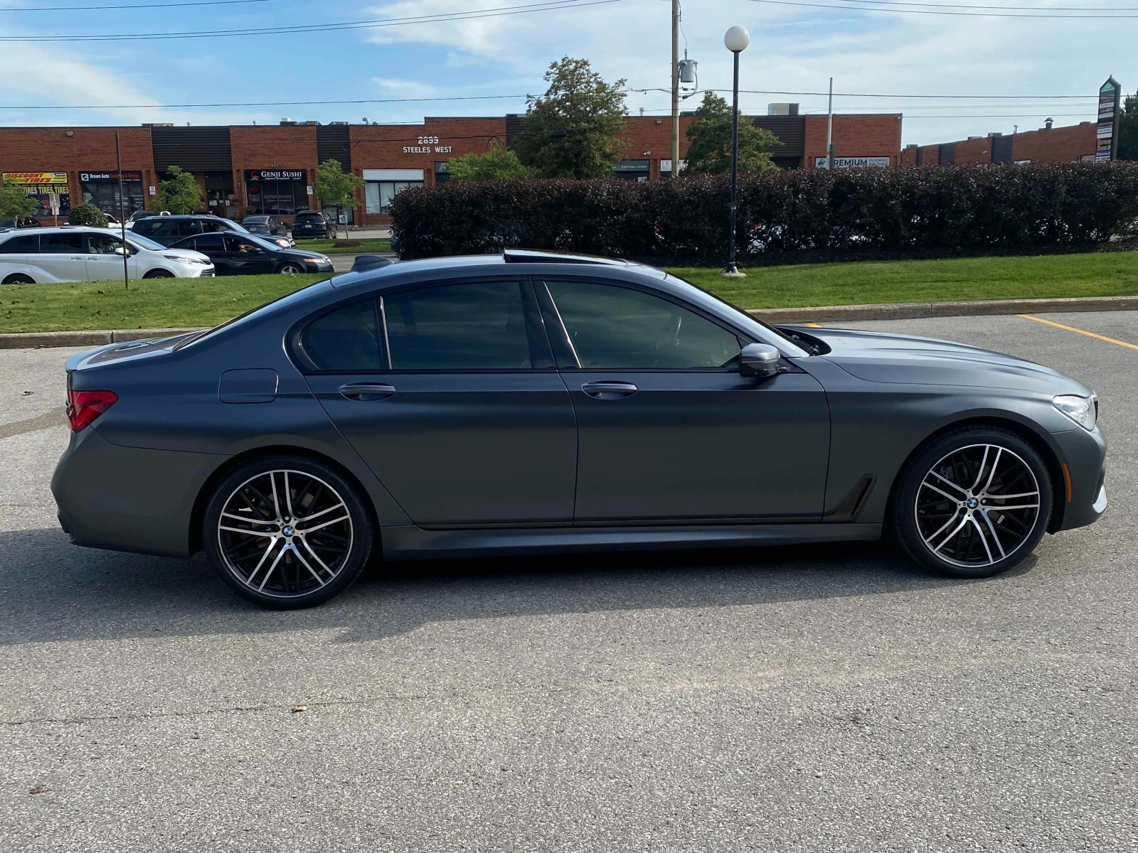 BMW 750 * 750i xDrive * CARFAX * ОПЦИЯ ЗА ФИНАНСИРАНЕ , снимка 15 - Автомобили и джипове - 56008139