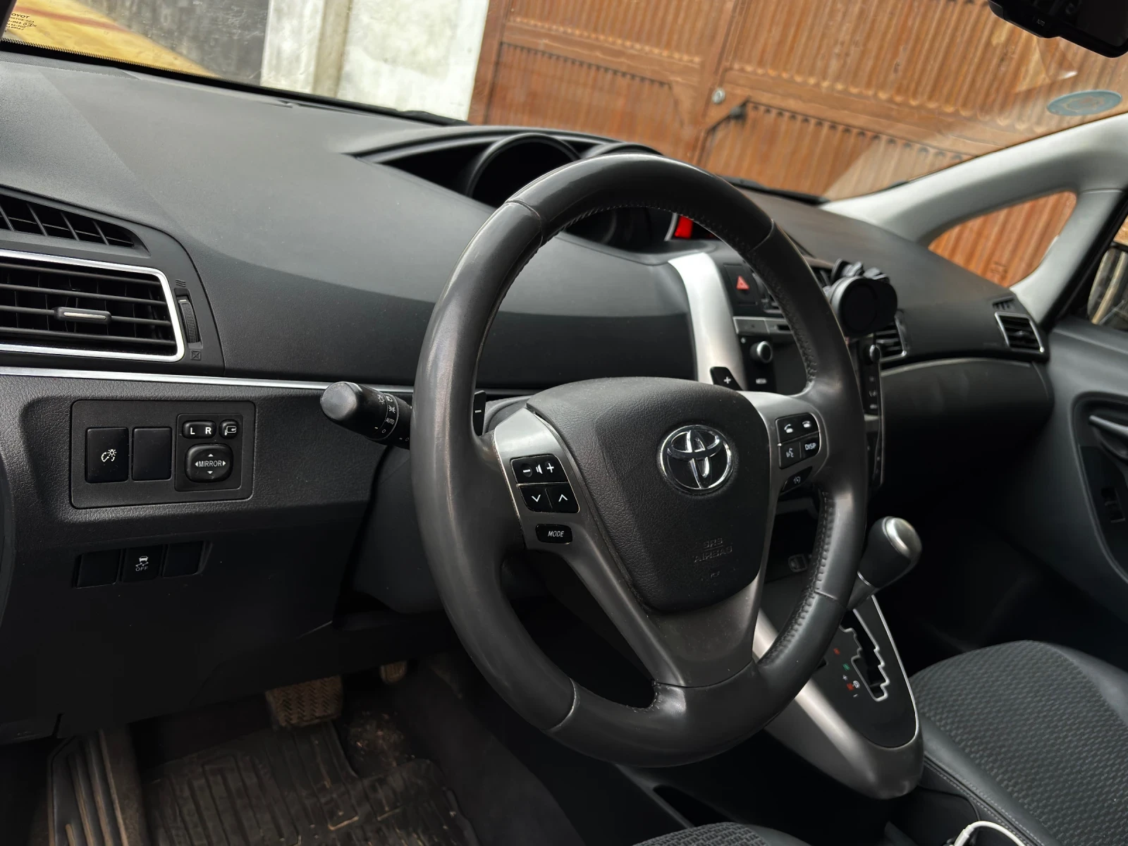 Toyota Verso, снимка 6 - Автомобили и джипове - 56049107