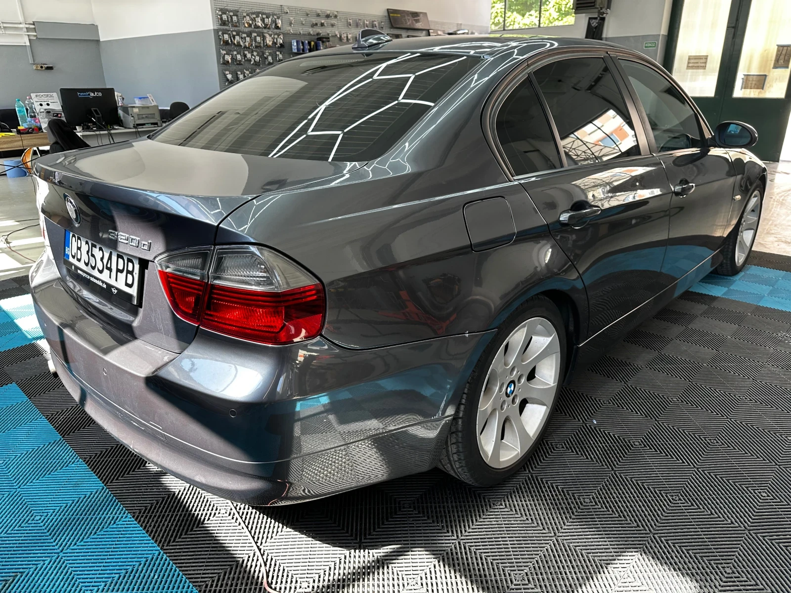 BMW 320 320d, снимка 4 - Автомобили и джипове - 56073909