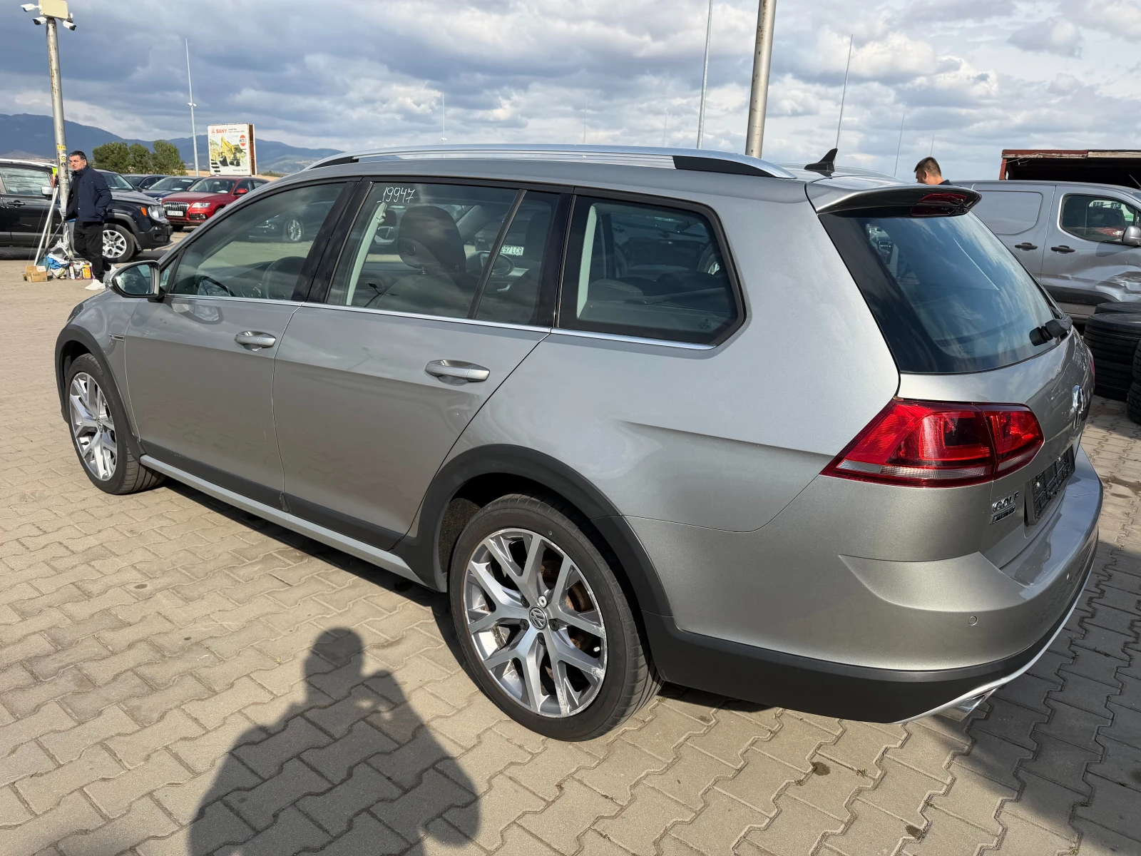 VW Alltrack GOLF 2.0TDI 4MOTION AVTOMAT/NAVI EURO 6, снимка 8 - Автомобили и джипове - 56272484