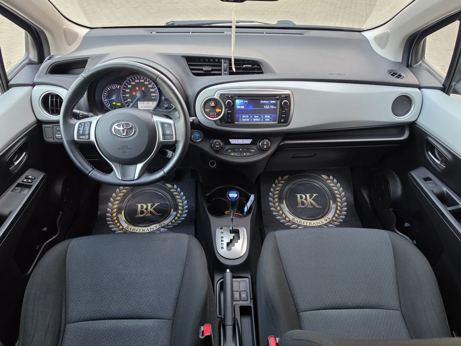 Toyota Yaris 1.5-Hybrit/АВТОМАТ, снимка 10 - Автомобили и джипове - 56332139