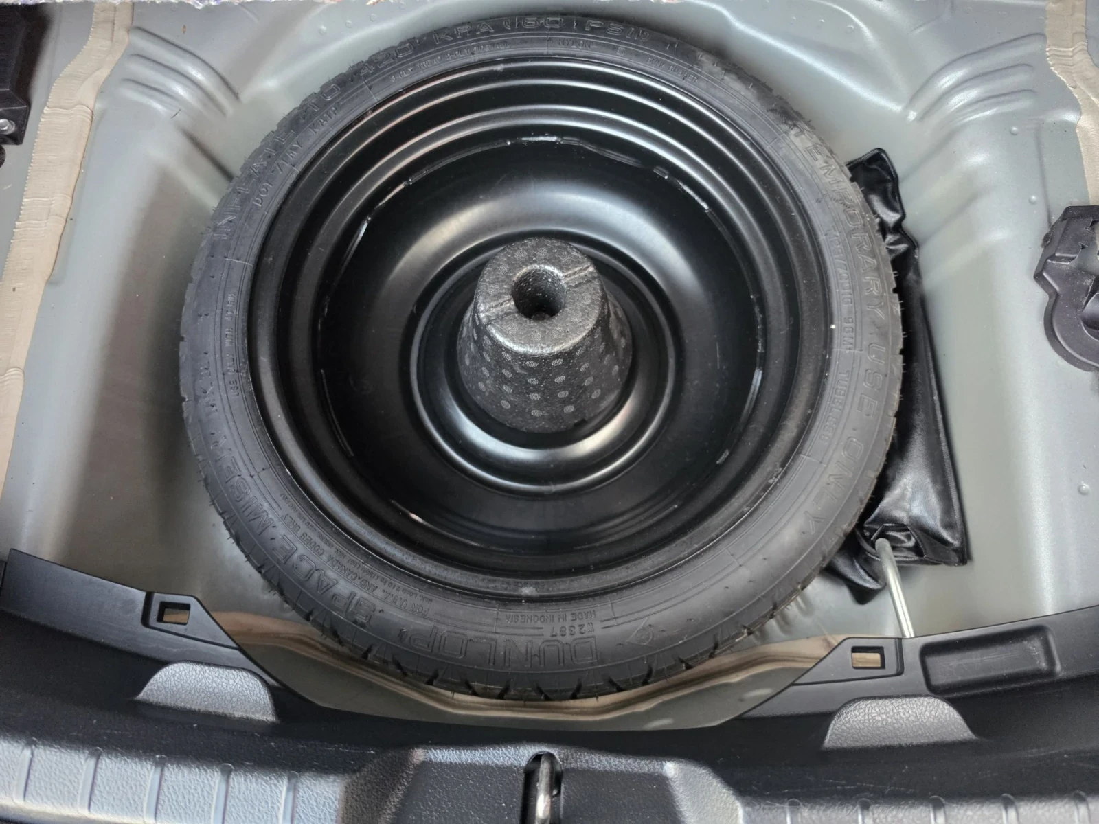 Toyota Yaris 1.5-Hybrit/АВТОМАТ, снимка 13 - Автомобили и джипове - 56332139