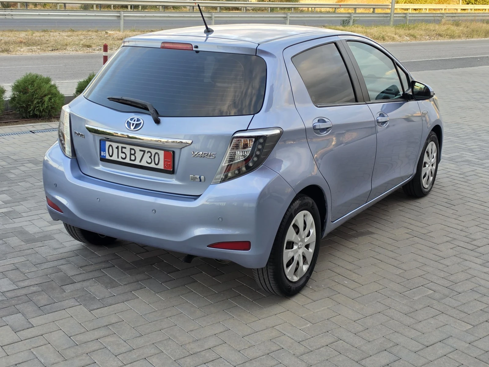 Toyota Yaris 1.5-Hybrit/АВТОМАТ, снимка 4 - Автомобили и джипове - 56332139