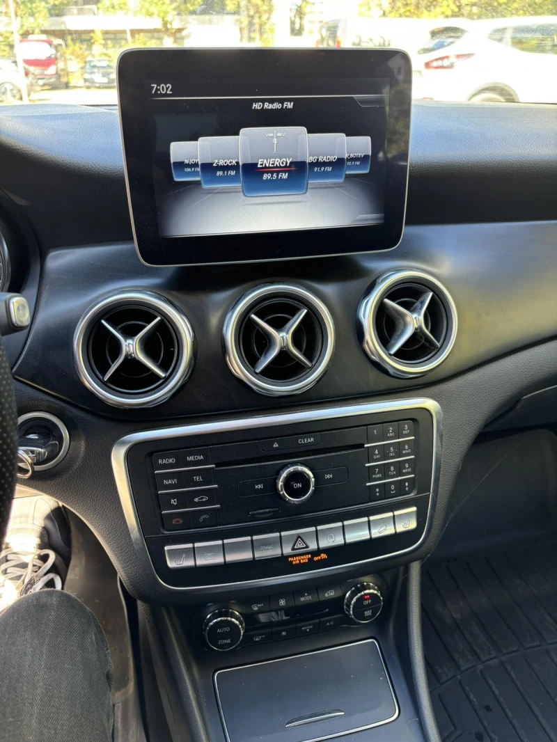 Mercedes-Benz GLA 250 4 MATIC 7G, снимка 14 - Автомобили и джипове - 47438891