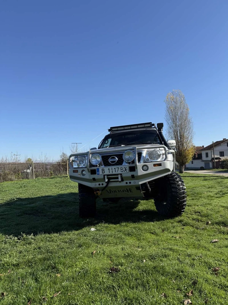 Nissan Patrol offroad 