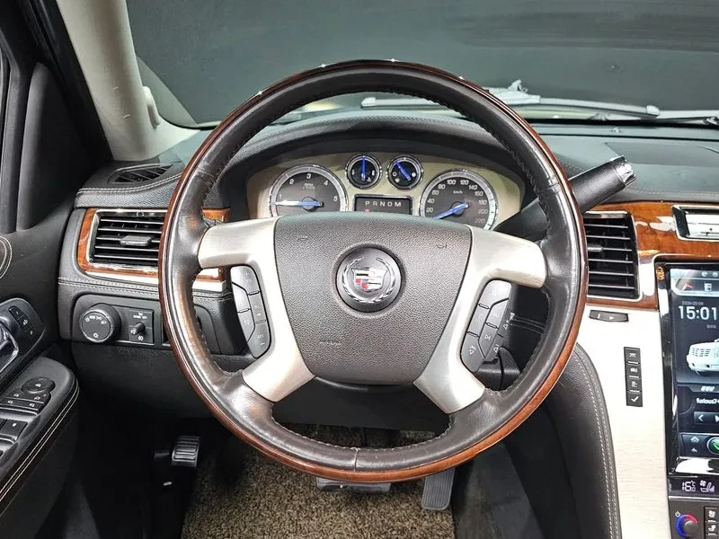 Cadillac Escalade 6.2 Esv 3Rd Generation, снимка 13 - Автомобили и джипове - 56256027