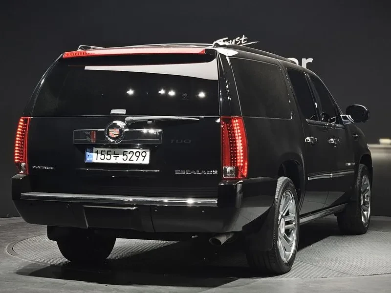 Cadillac Escalade 6.2 Esv 3Rd Generation, снимка 2 - Автомобили и джипове - 56256027