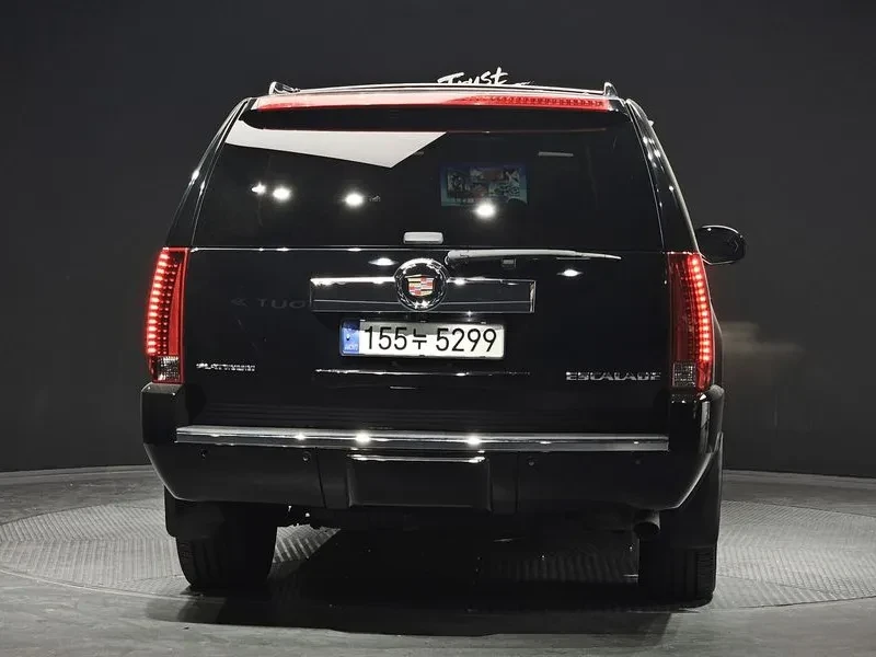 Cadillac Escalade 6.2 Esv 3Rd Generation, снимка 4 - Автомобили и джипове - 56256027