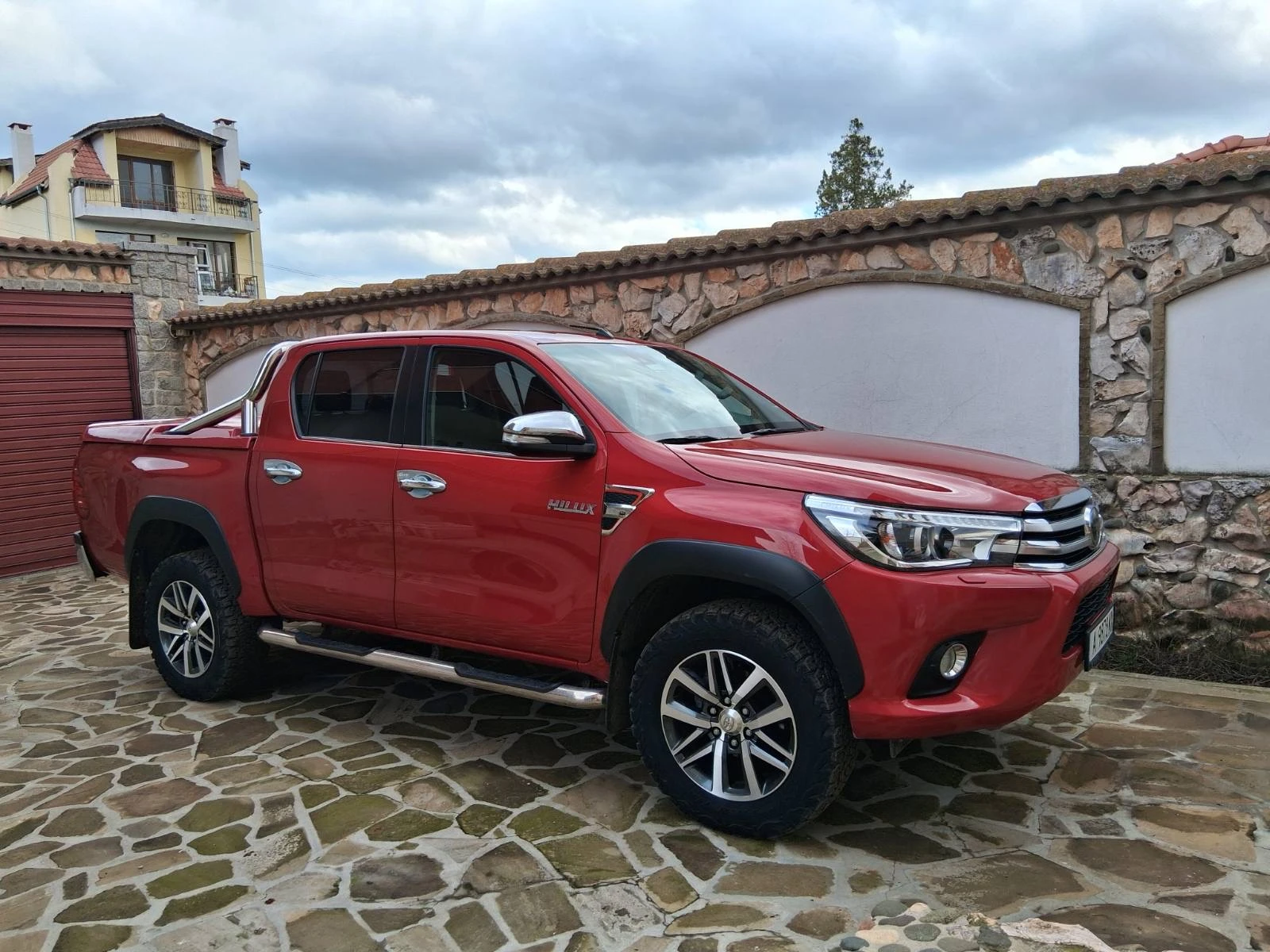 Toyota Hilux 2.4d4d Сервизна история, снимка 1