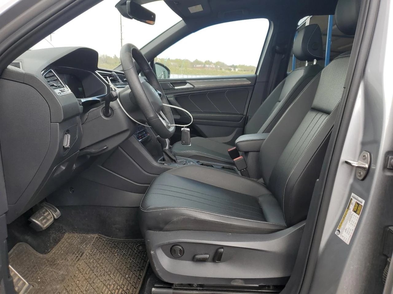 VW Tiguan R-LINE* 4Motion* All Black* Подгрев* Пано* М.Зона* - изображение 7
