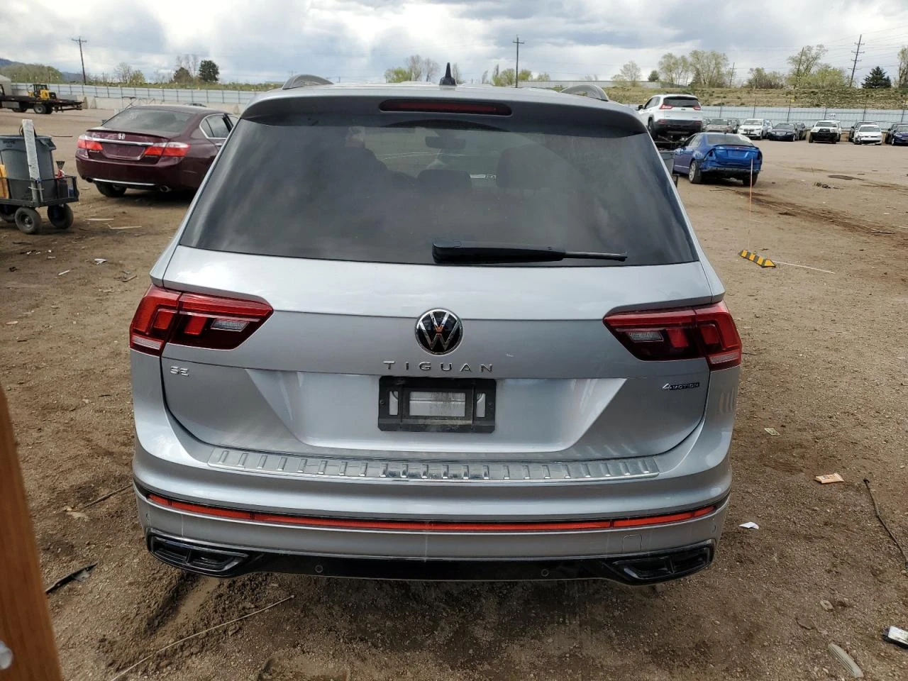 VW Tiguan R-LINE* 4Motion* All Black* Подгрев* Пано* М.Зона* - изображение 6