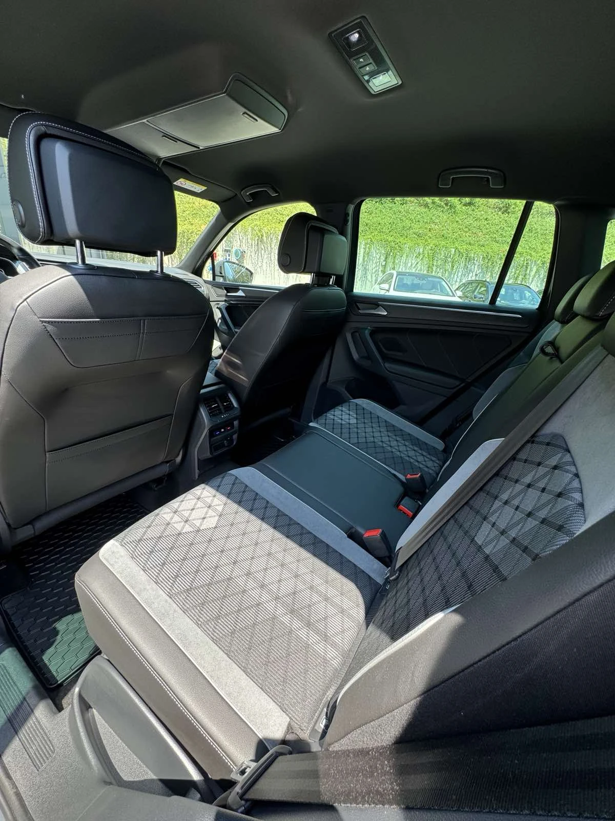 VW Tiguan R-LINE - изображение 9