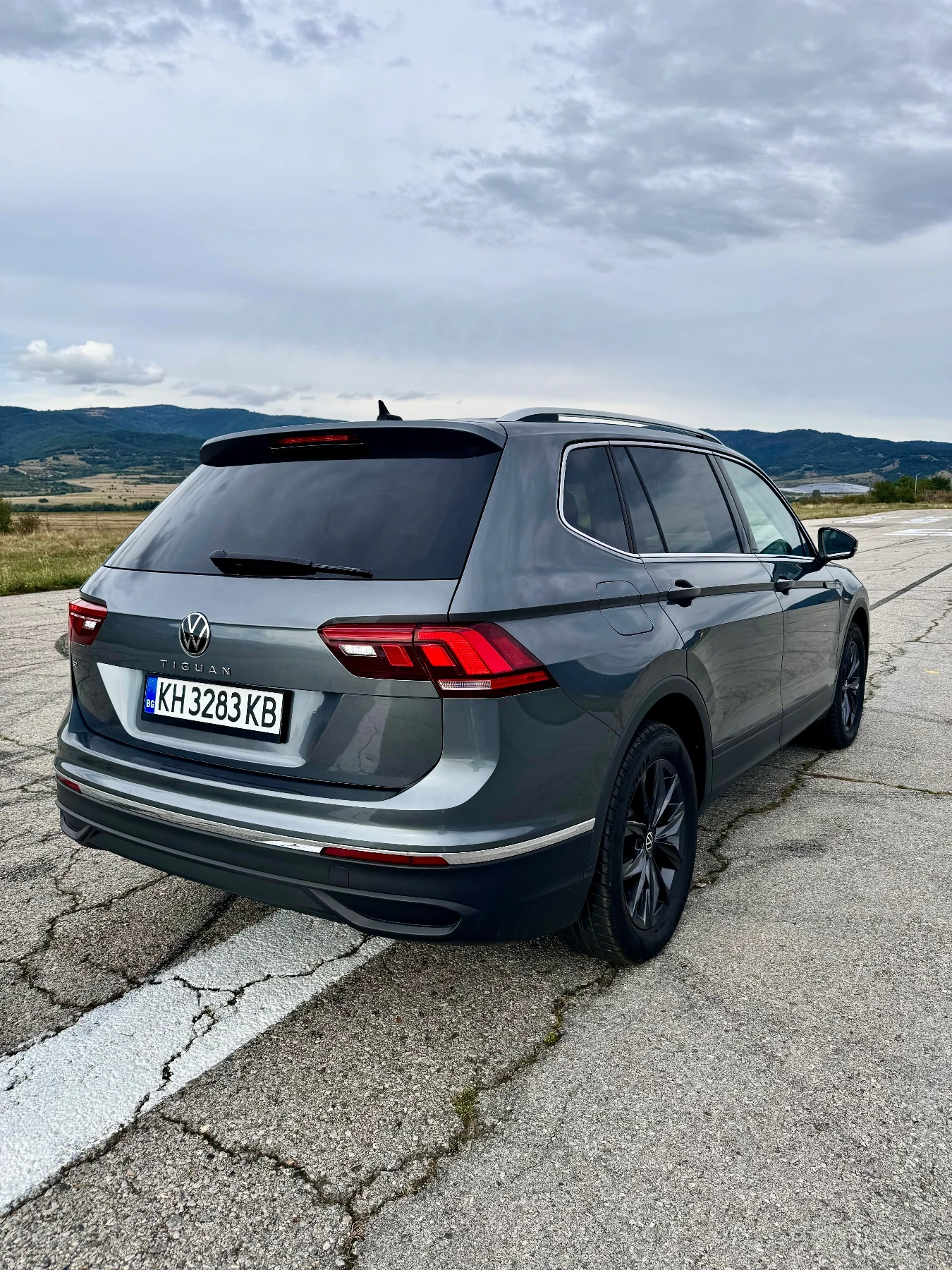 VW Tiguan Allspace SE 2.0 TFSI | Digital Cockpit | DSG | Подгрев | , снимка 3 - Автомобили и джипове - 53810745