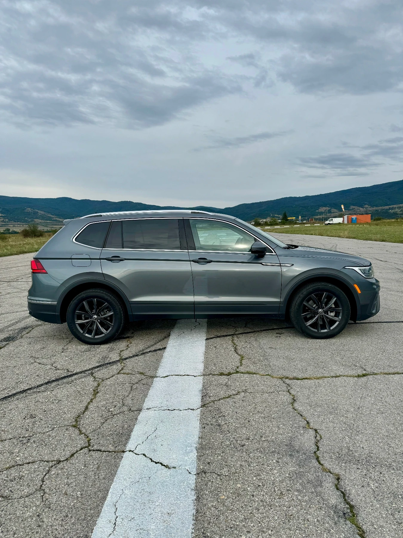 VW Tiguan Allspace SE 2.0 TFSI | Digital Cockpit | DSG | Подгрев | , снимка 6 - Автомобили и джипове - 53810745