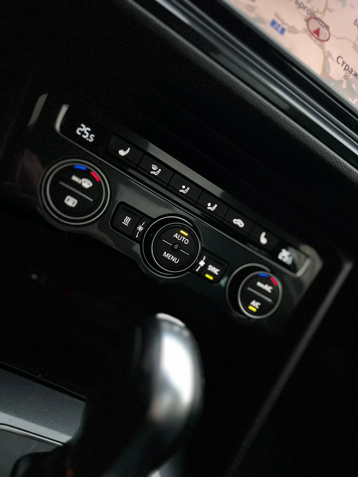 VW Tiguan 2.0 HIGHLINE BMT, снимка 13 - Автомобили и джипове - 53969888