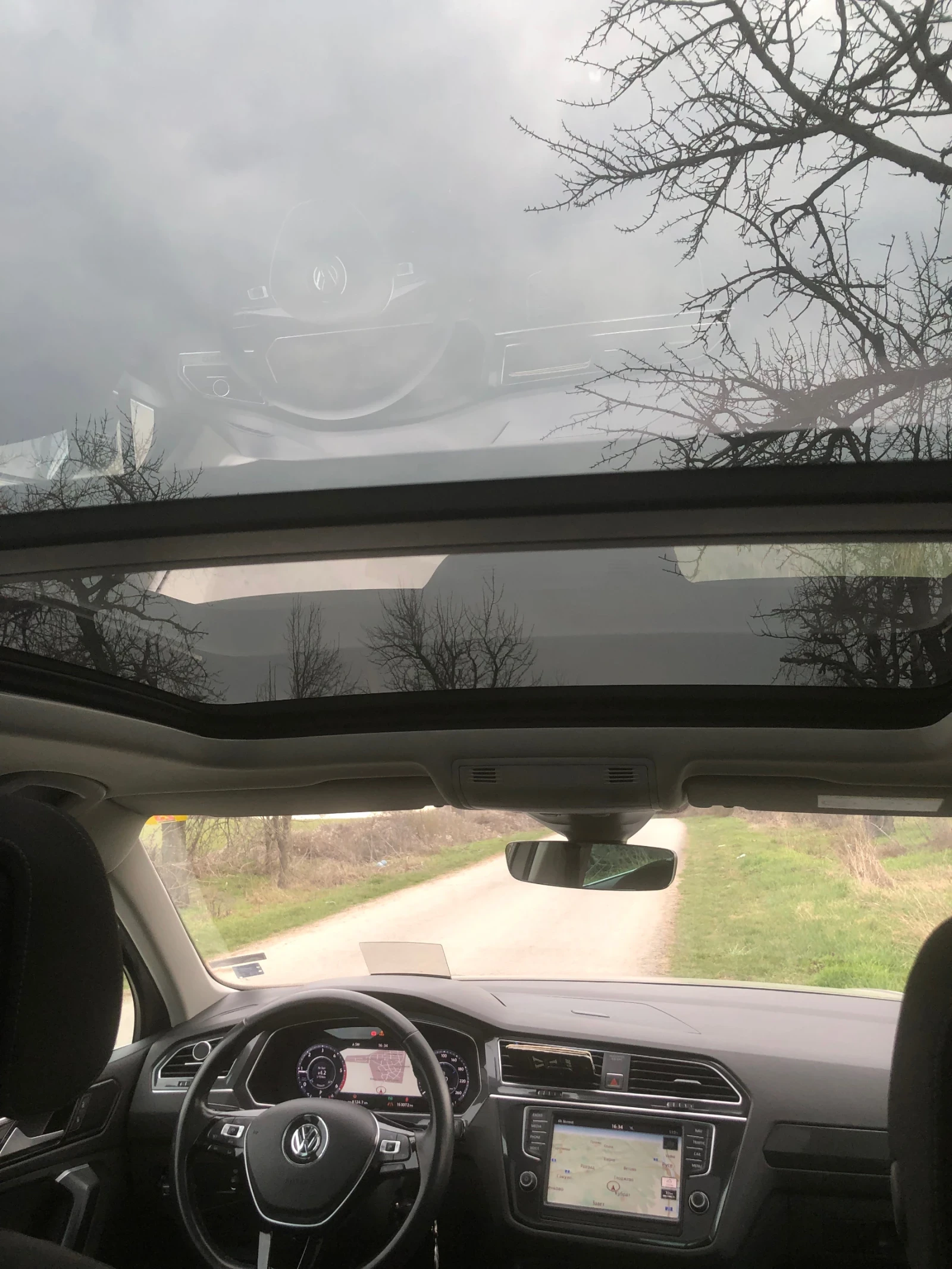 VW Tiguan 2.0 HIGHLINE BMT, снимка 7 - Автомобили и джипове - 53969888