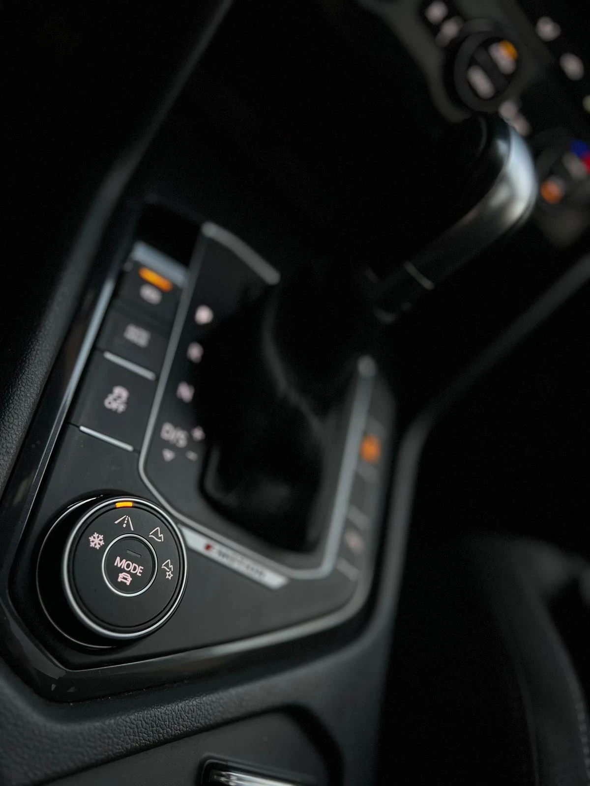 VW Tiguan 2.0 HIGHLINE BMT, снимка 14 - Автомобили и джипове - 53969888