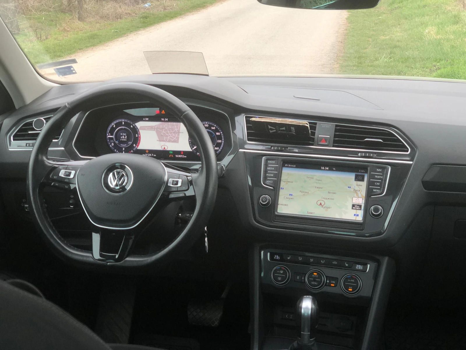 VW Tiguan 2.0 HIGHLINE BMT, снимка 6 - Автомобили и джипове - 53969888