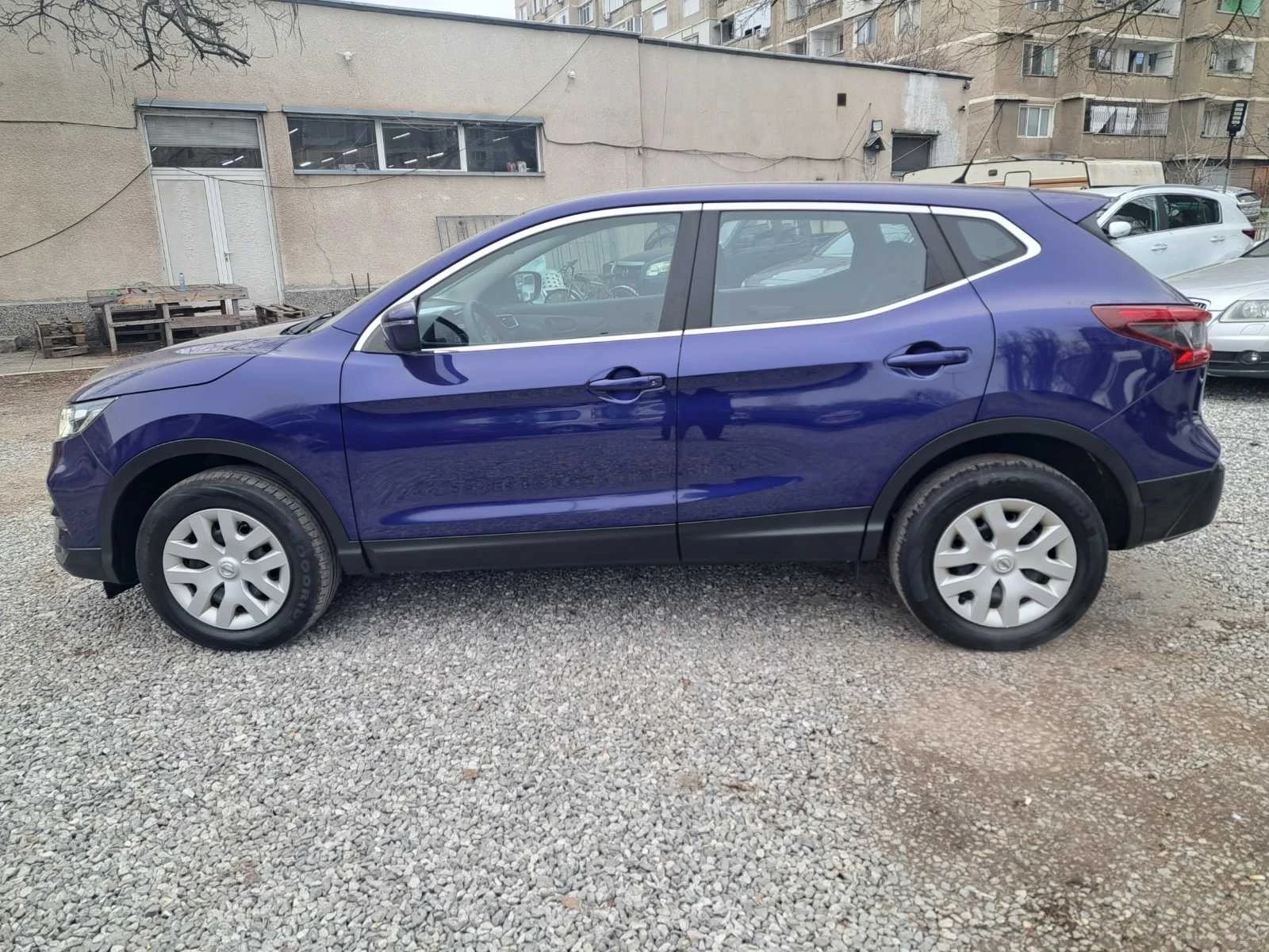 Nissan Qashqai, снимка 8 - Автомобили и джипове - 54623256