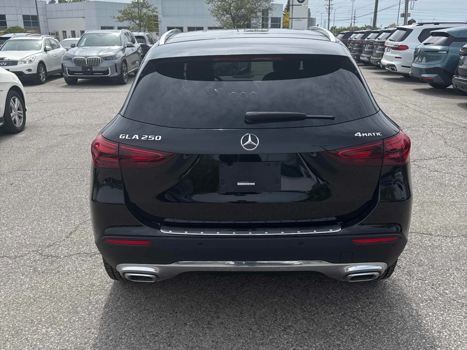 Mercedes-Benz GLA 250 ДИСТРОНИК * ПОДГРЕВ * ПАНОРАМА * CARFAX, снимка 4 - Автомобили и джипове - 54720343