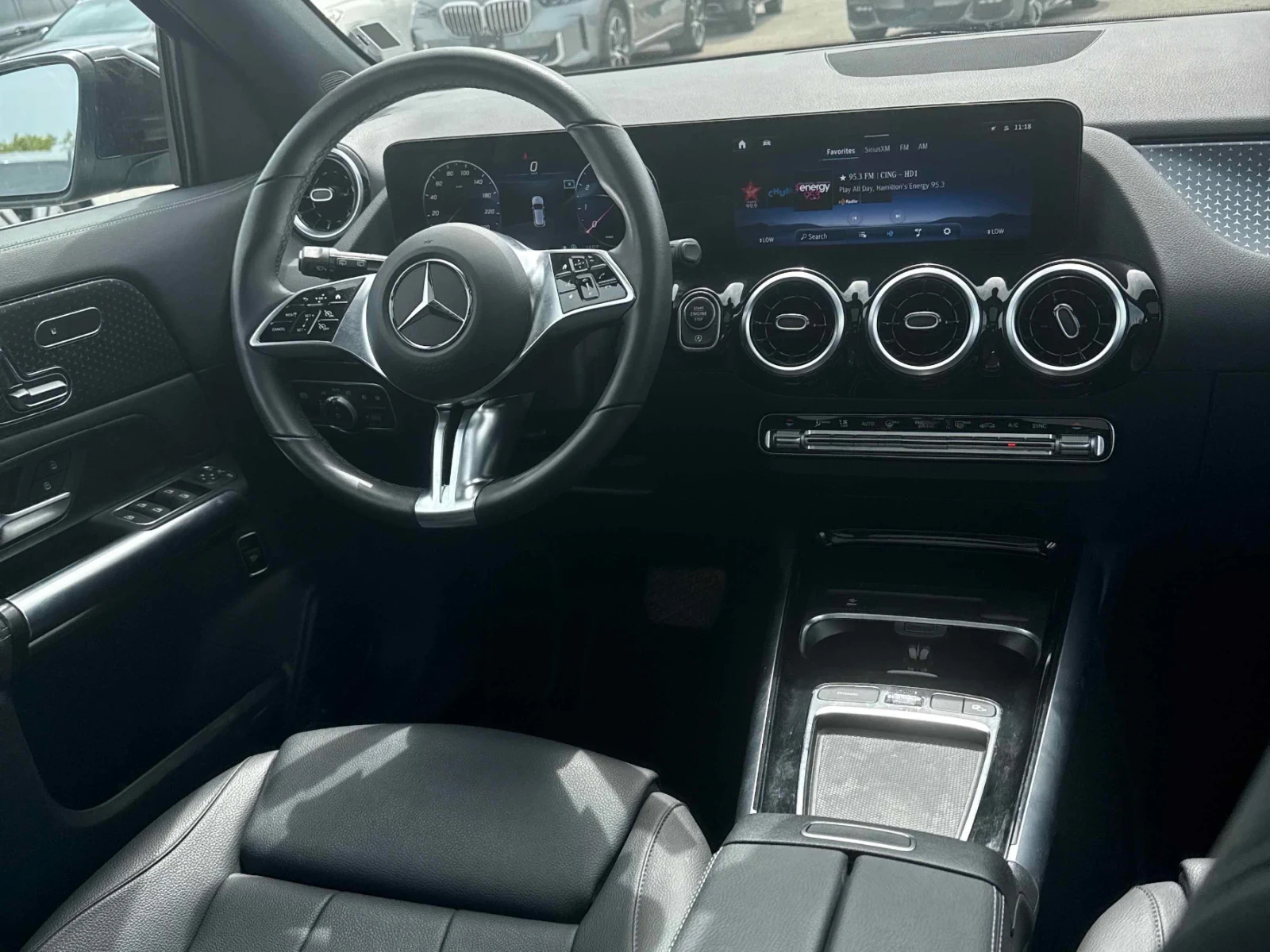 Mercedes-Benz GLA 250 ДИСТРОНИК * ПОДГРЕВ * ПАНОРАМА * CARFAX, снимка 6 - Автомобили и джипове - 54720343