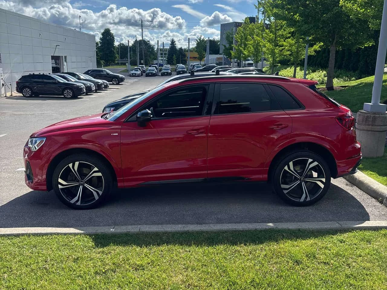 Audi Q3 Technik  CARFAX, снимка 2 - Автомобили и джипове - 54937658