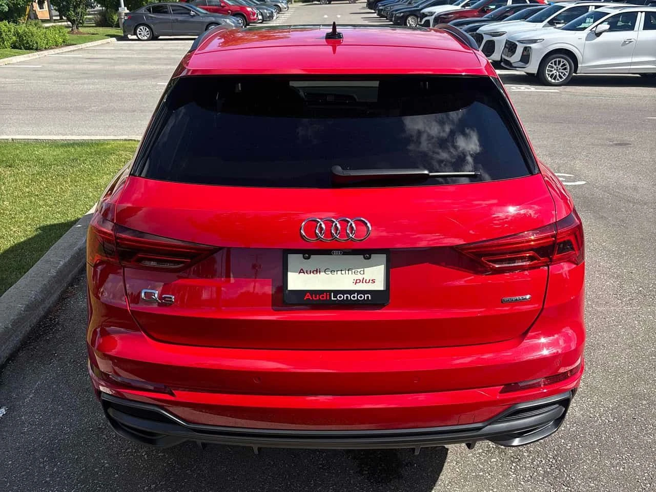 Audi Q3 Technik  CARFAX, снимка 4 - Автомобили и джипове - 54937658