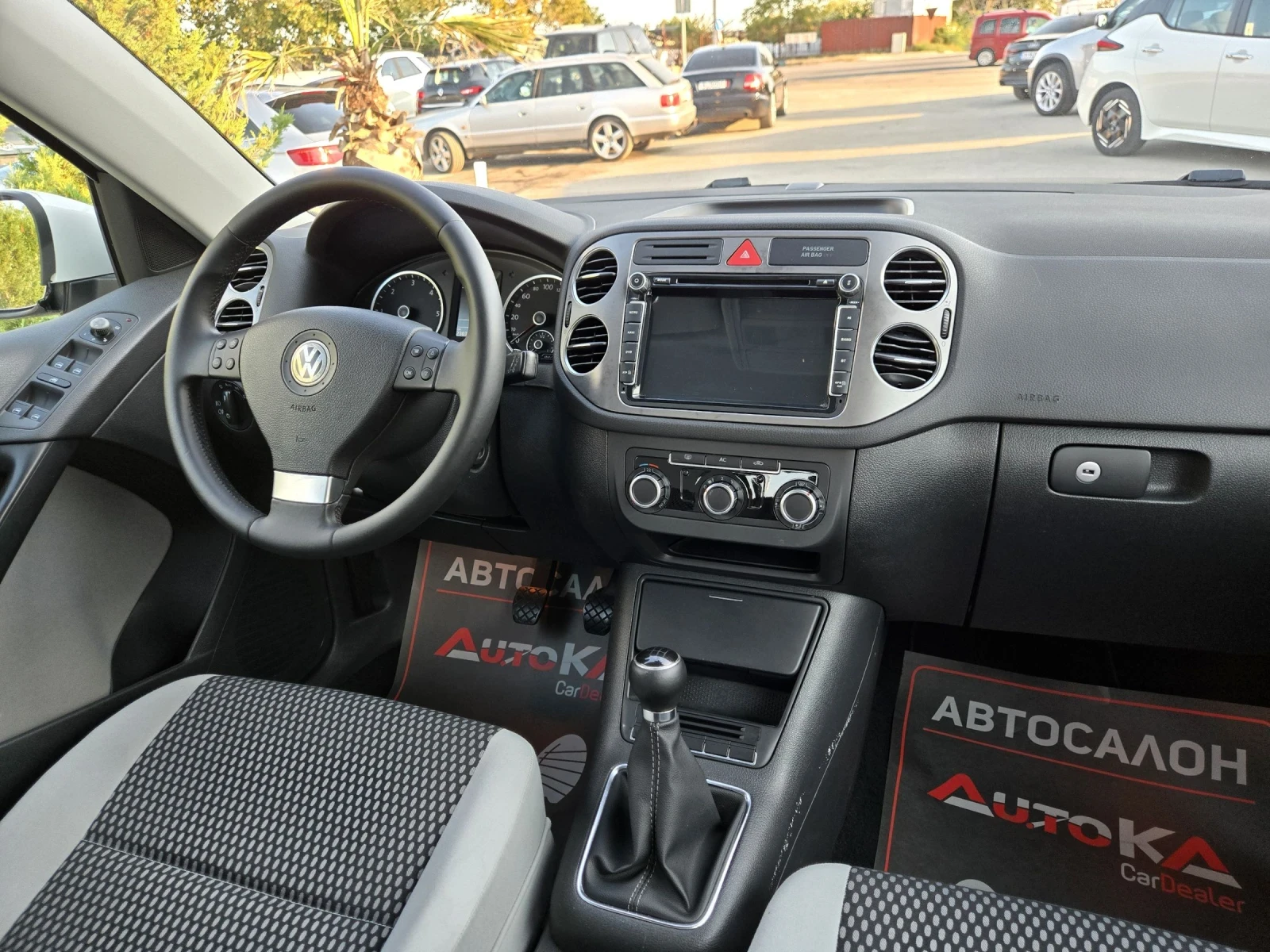 VW Tiguan 2.0TDI-140кс= 6СКОРОСТИ= НАВИ= TREND&FUN, снимка 13 - Автомобили и джипове - 56087270