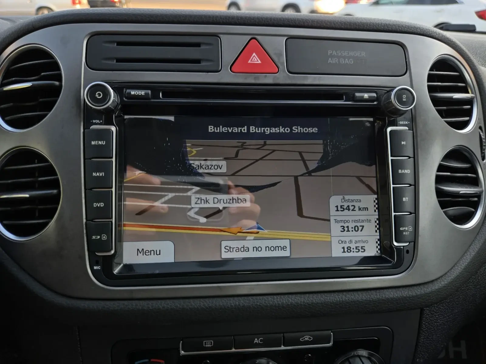 VW Tiguan 2.0TDI-140кс= 6СКОРОСТИ= НАВИ= TREND&FUN, снимка 16 - Автомобили и джипове - 56087270