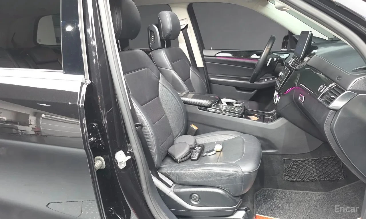 Mercedes-Benz GLS * GLS350 d 4MATIC* АВТОКРЕДИТ* , снимка 11 - Автомобили и джипове - 56096775
