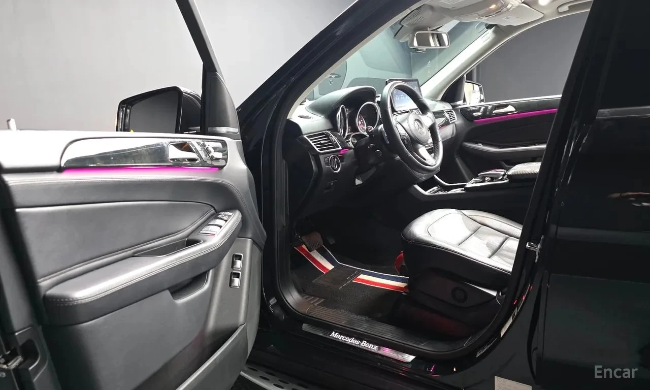 Mercedes-Benz GLS * GLS350 d 4MATIC* АВТОКРЕДИТ* , снимка 10 - Автомобили и джипове - 56096775