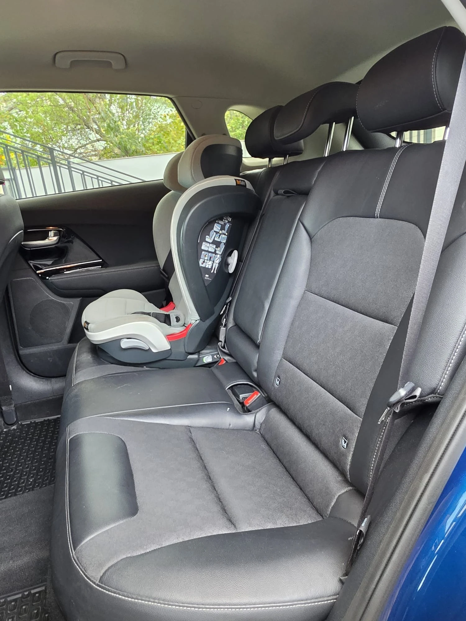 Kia Niro, снимка 14 - Автомобили и джипове - 56628098