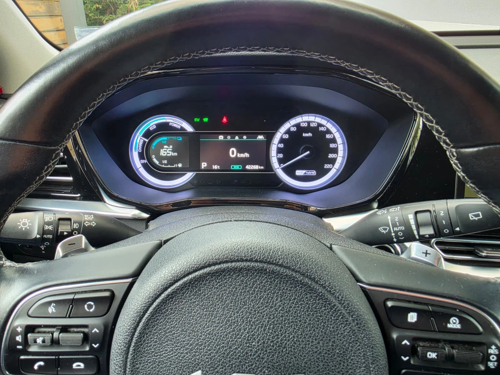 Kia Niro, снимка 5 - Автомобили и джипове - 56628098