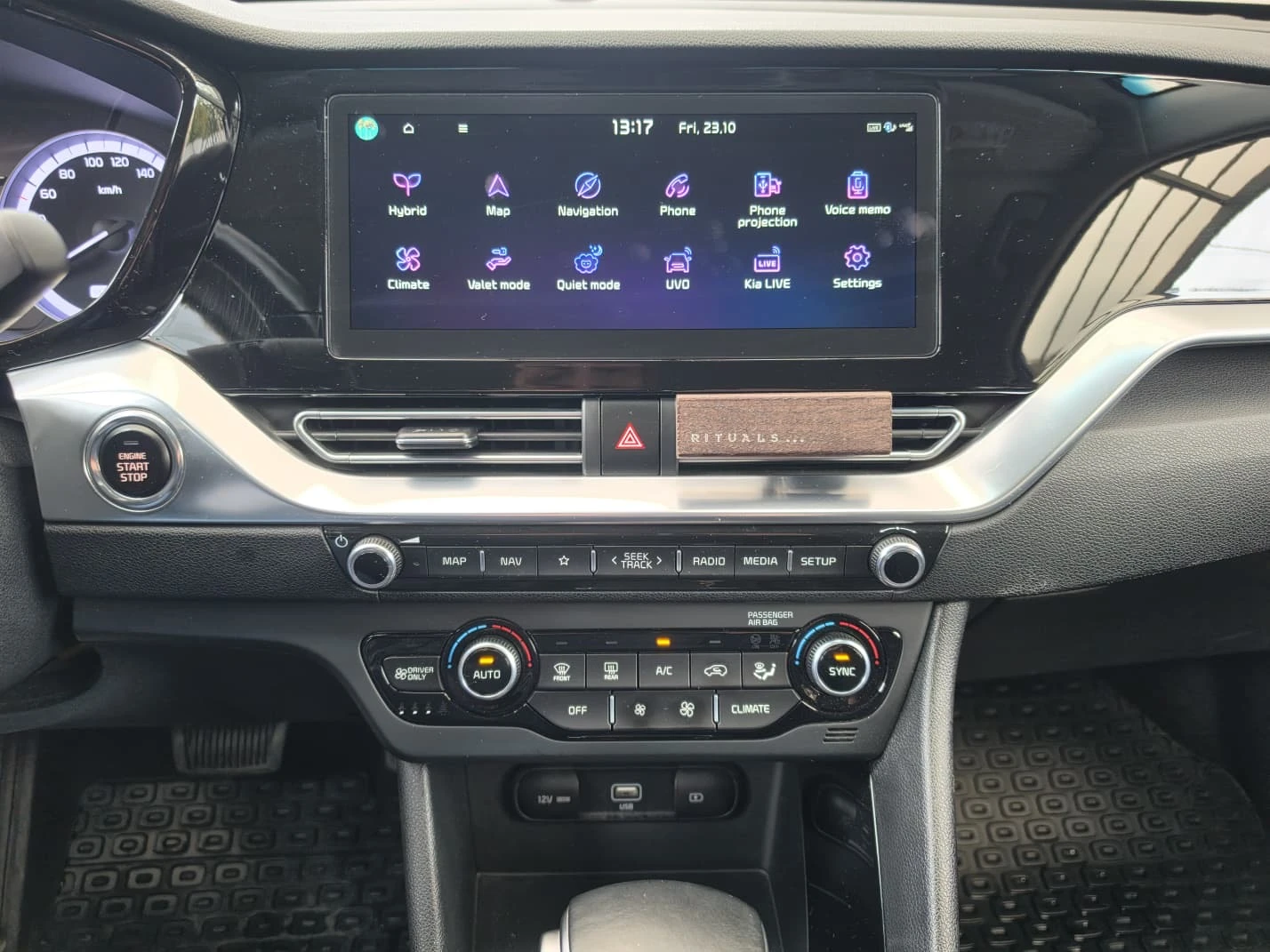 Kia Niro, снимка 16 - Автомобили и джипове - 56628098