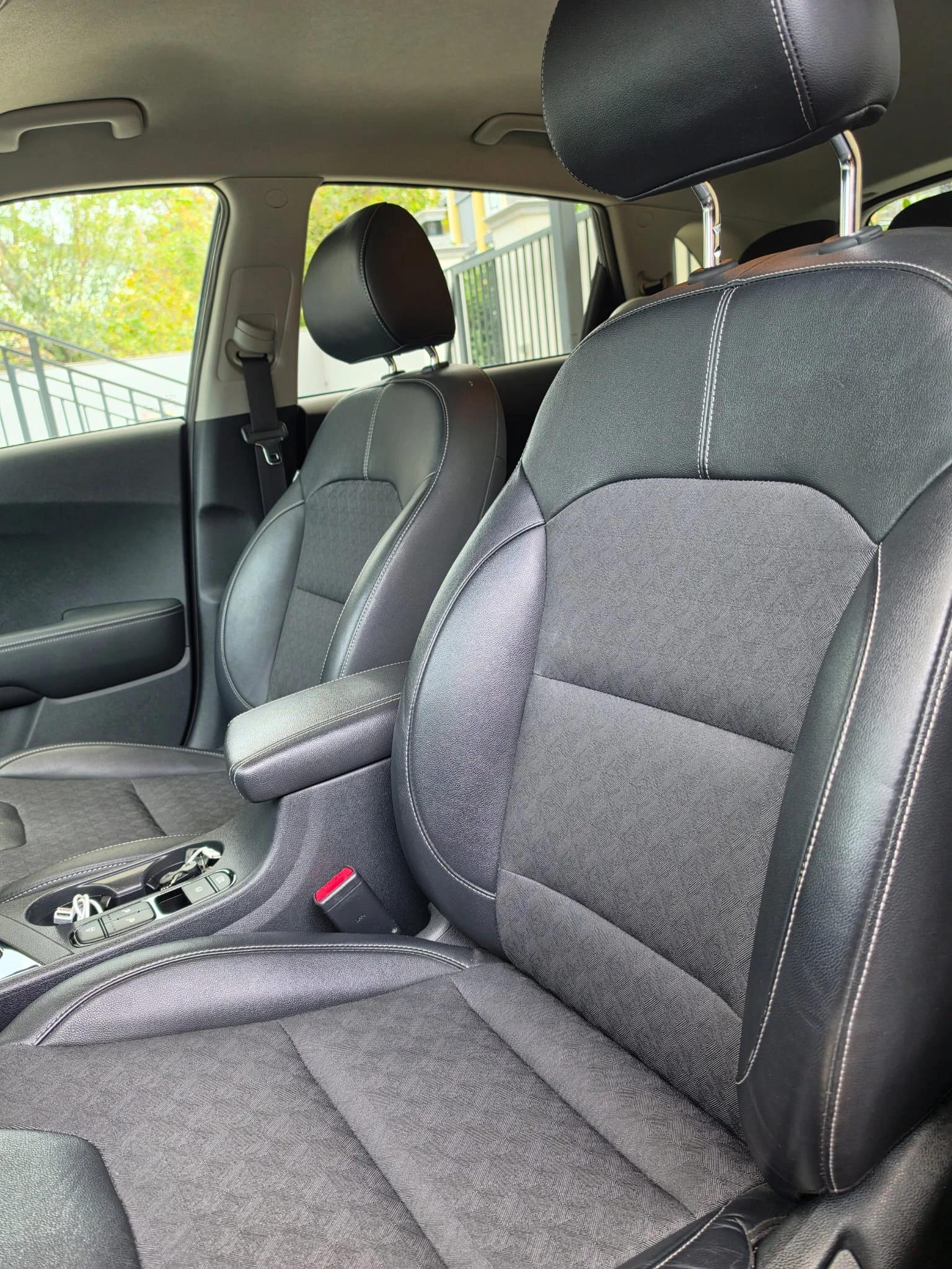 Kia Niro, снимка 13 - Автомобили и джипове - 56628098
