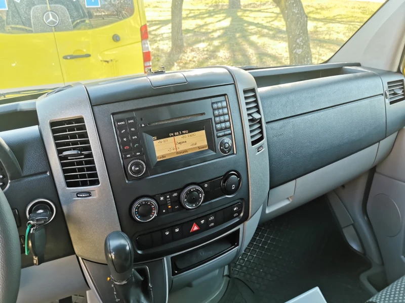 Mercedes-Benz Sprinter 319 Линейка , снимка 9 - Бусове и автобуси - 47857372