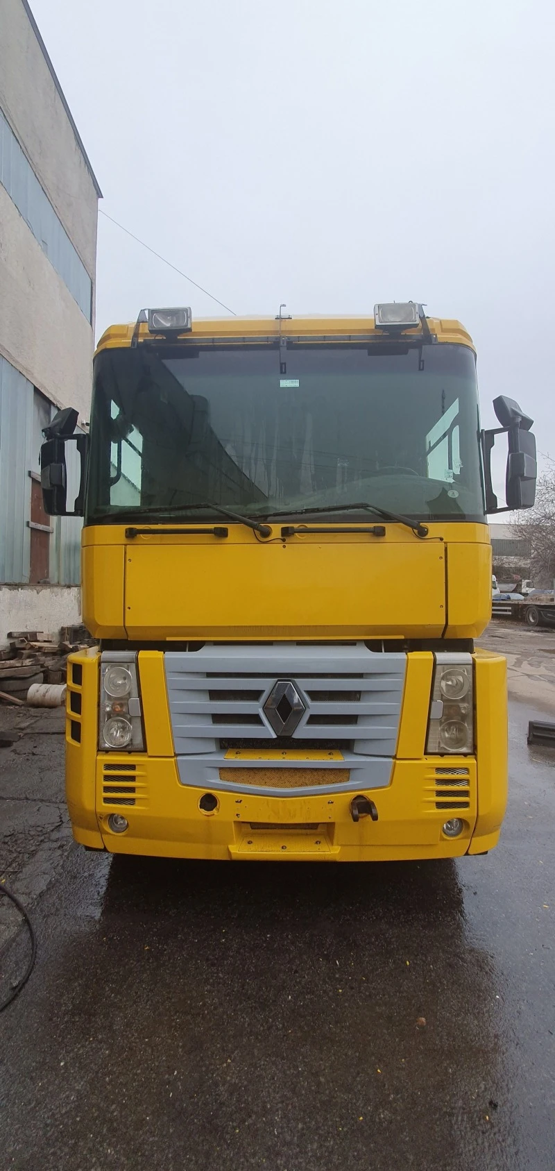 Renault Magnum за части, снимка 1 - Камиони - 39285610