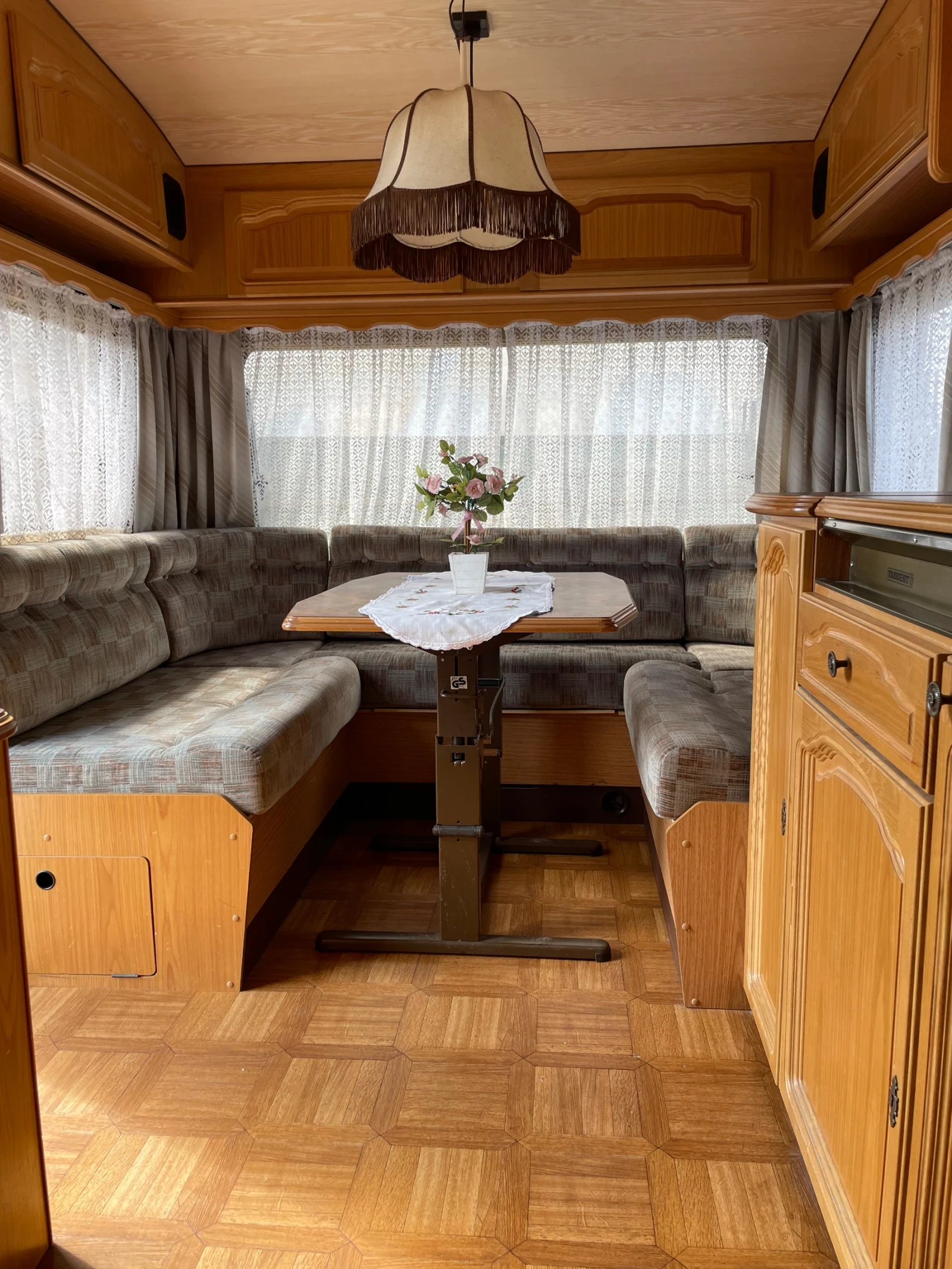 Каравана Tabbert CОМТЕSSE-530-НЕМСКИ прег.12/26г. Суха, чиста, Крас - изображение 6