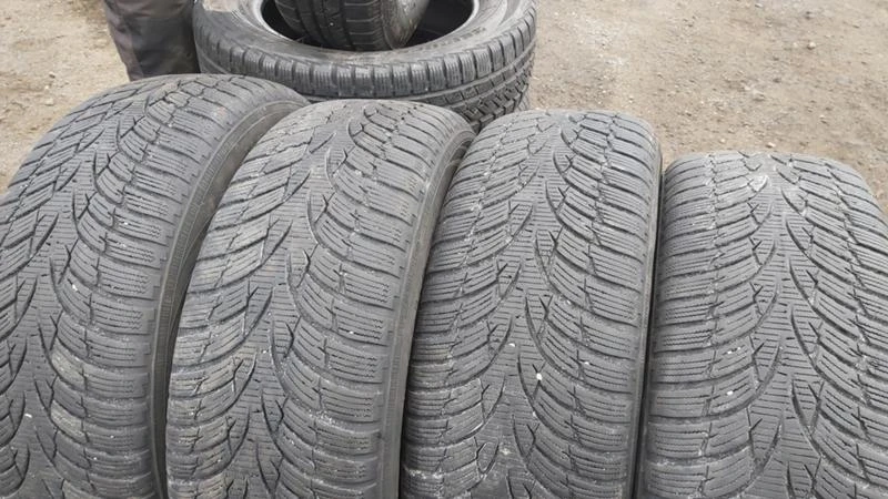 Гуми Зимни 205/70R15, снимка 2 - Гуми и джанти - 27564549