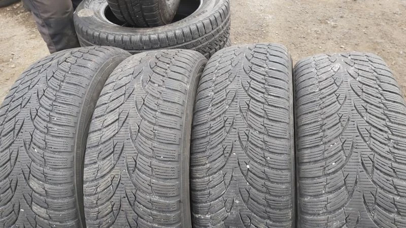 Гуми Зимни 205/70R15, снимка 1 - Гуми и джанти - 27564549