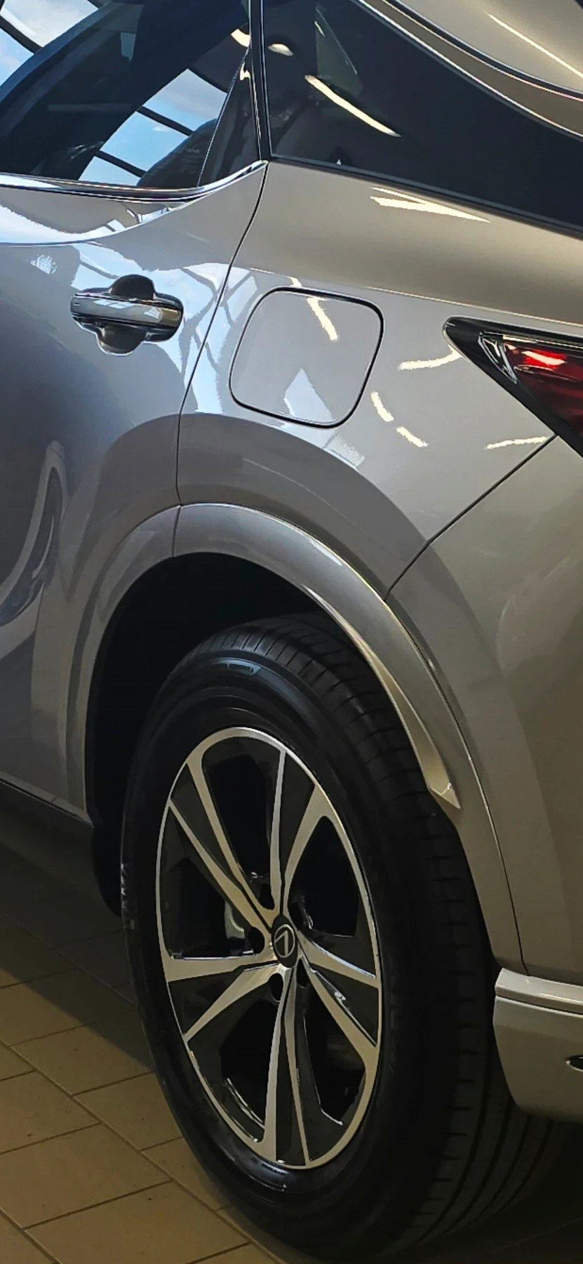 ���� � ������ 235/60R19 �� Lexus RX | Mobile.bg � ����������� 3