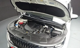 Kia Carnival LOUNGE* HIGH* UNIKAT* LOUNGE* LIMOUSINE* 9SEATER* , снимка 6
