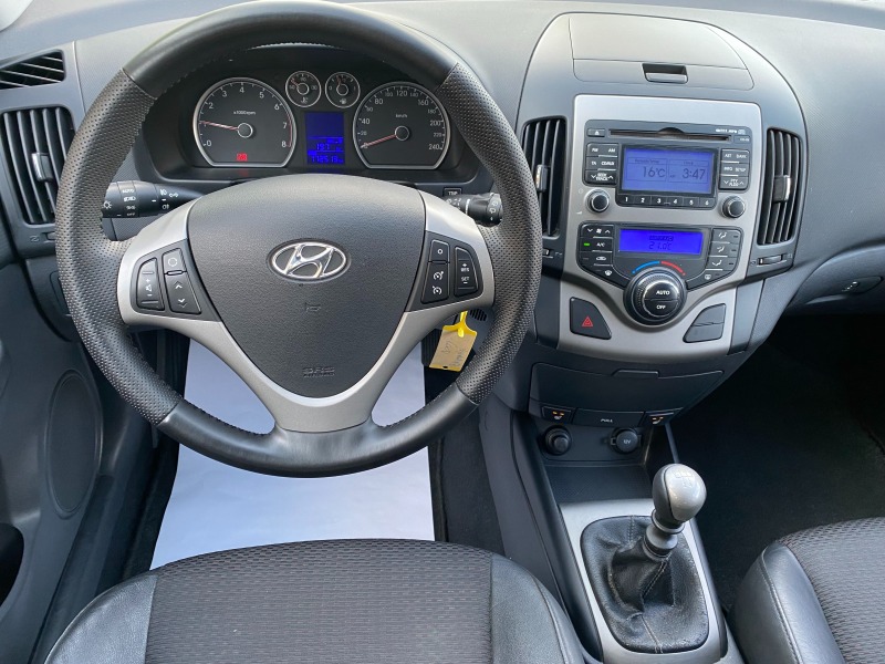 Hyundai I30 2.0 i , снимка 14 - Автомобили и джипове - 45406860