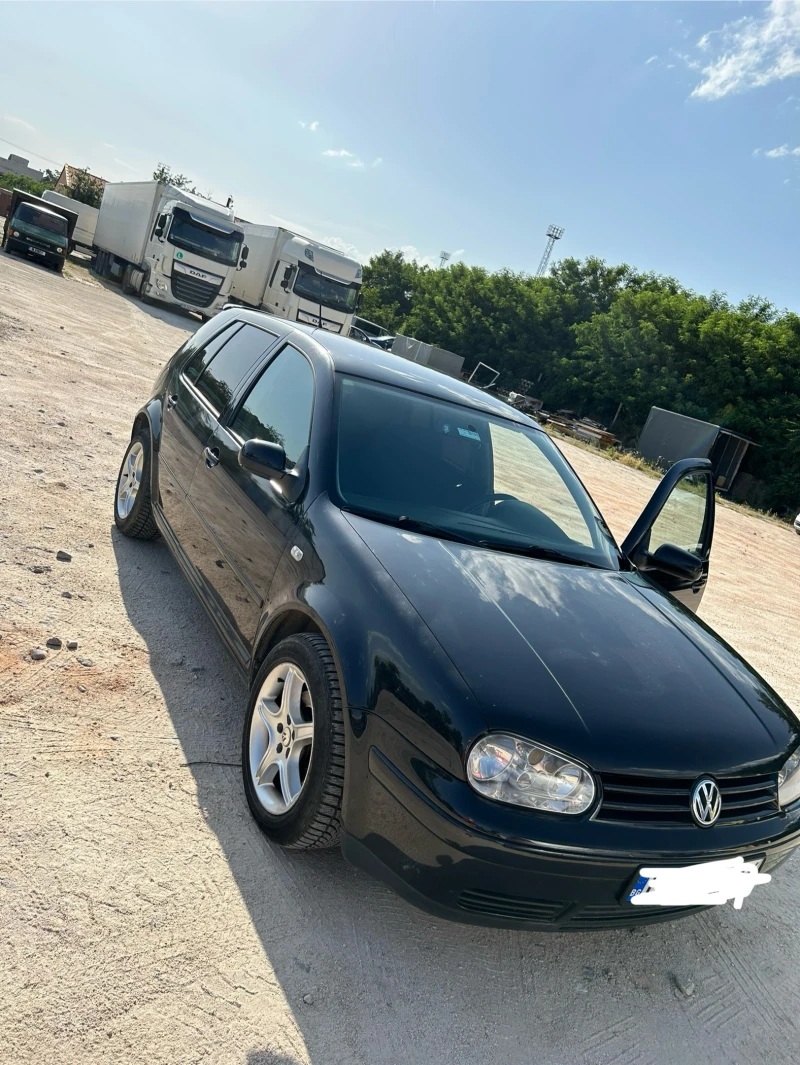 VW Golf, снимка 1 - Автомобили и джипове - 47179468