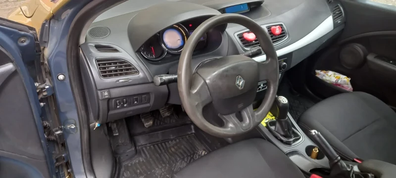 Renault Megane Renault Megan 1.6 16v Газ/Бензин, снимка 4 - Автомобили и джипове - 49149963