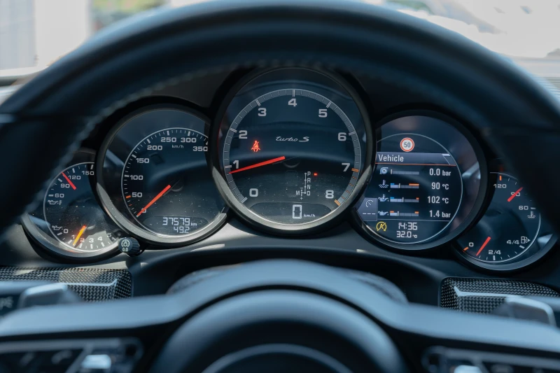 Porsche 911 991/TURBO-S/581HP/CERAMIC/PDK/BURM./ACC/CARBON/, снимка 12 - Автомобили и джипове - 51439394