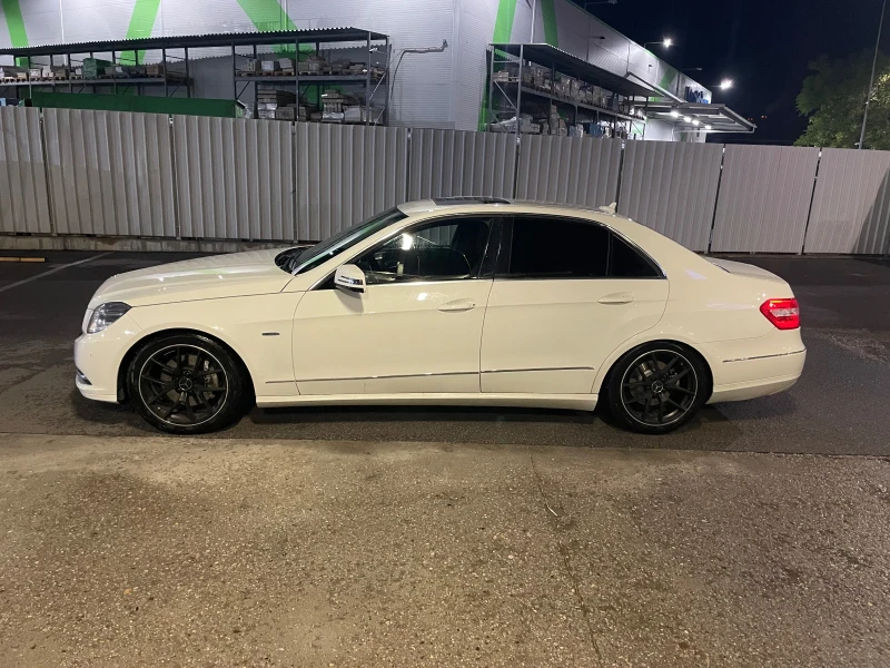 Mercedes-Benz E 300, снимка 7 - Автомобили и джипове - 52210419