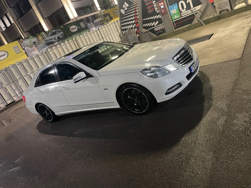 Mercedes-Benz E 300, снимка 2 - Автомобили и джипове - 52210419