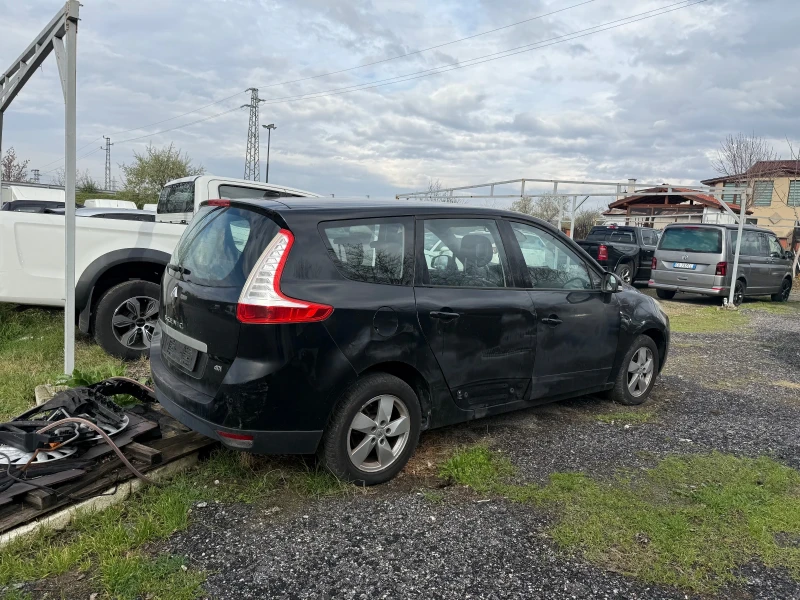 Renault Scenic 6+ 1, снимка 5 - Автомобили и джипове - 52661956
