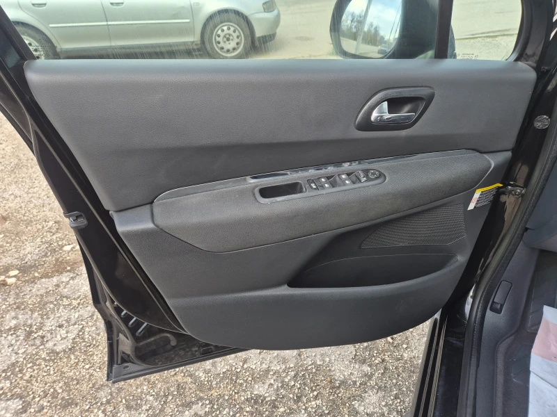 Peugeot 3008 1.6 HDI, NAVI, снимка 14 - Автомобили и джипове - 52669245